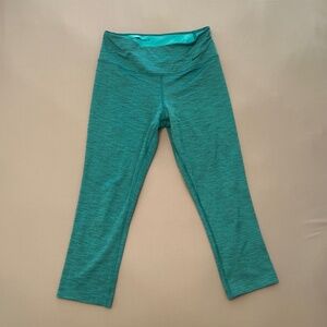 Nike Dri-Fit Capri Leggings Women, Size XS